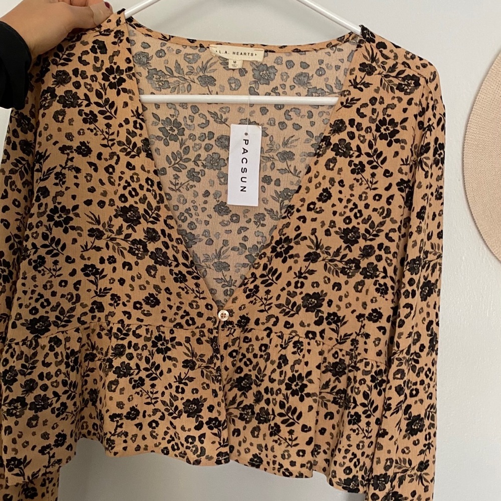 Brand new pacsun crop long sleeve! Perfect